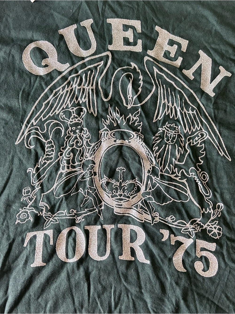 [American Eagle] NWT Green Queen Band Tee Silver Glitter Graphic - Picture 3 of 9